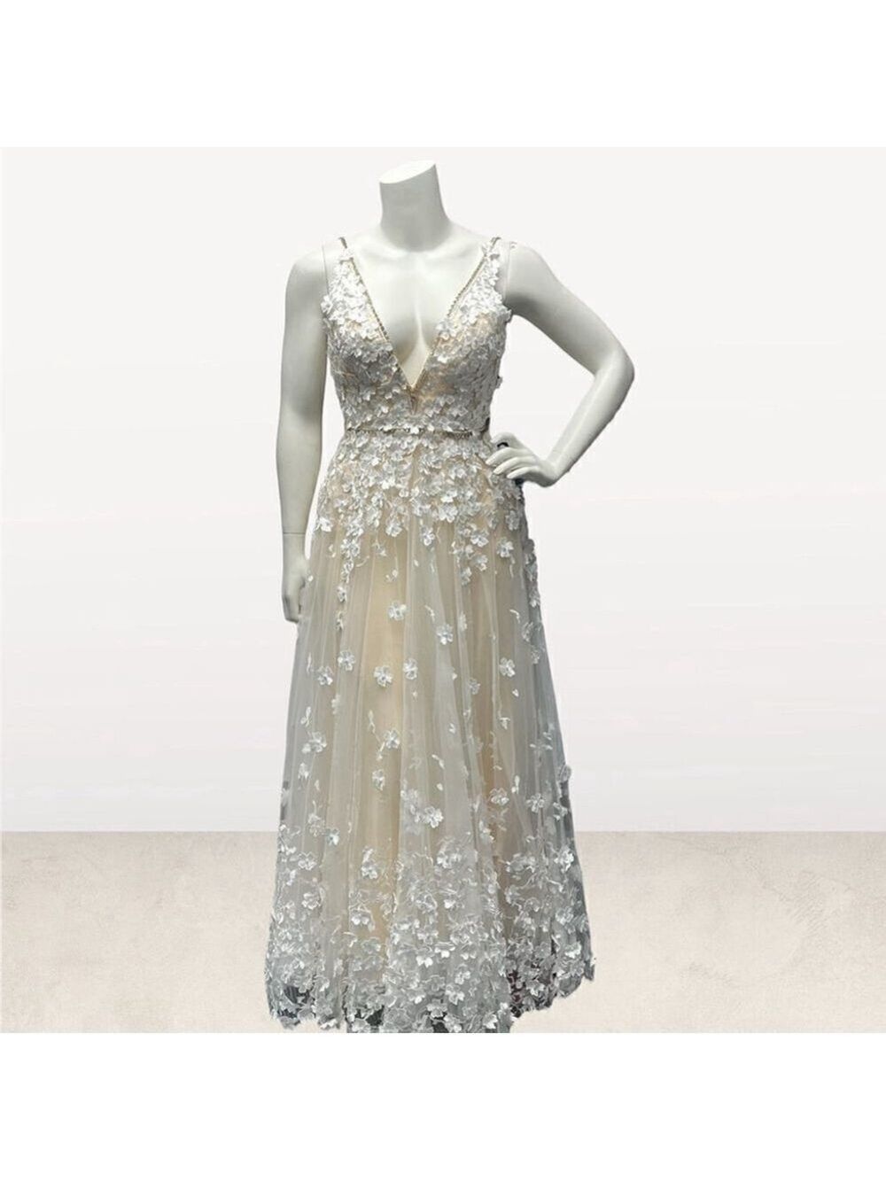 Mac Duggal Embellished Ivory and Peach Floral Appliqué Size 12 Style 22845 NWOT - Picture 3 of 16